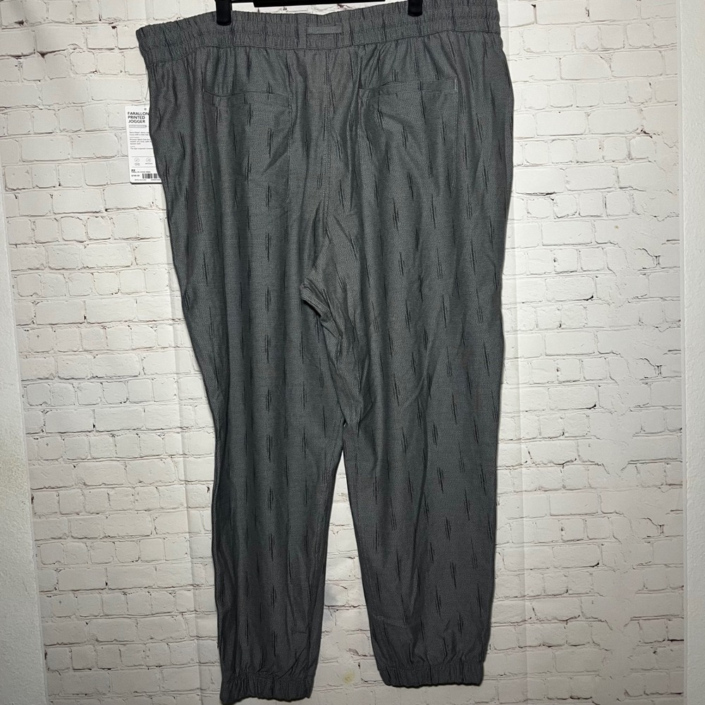 NWT Athleta Farallon Printed Jogger Pants Grey Print Drawstring Women‎ Size 22 - Picture 6 of 11
